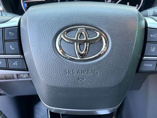 Used 2022 Toyota Sienna Limited image 6