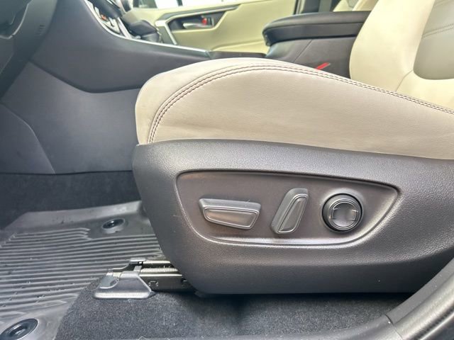 Used 2023 Toyota RAV4 XLE Premium image 35
