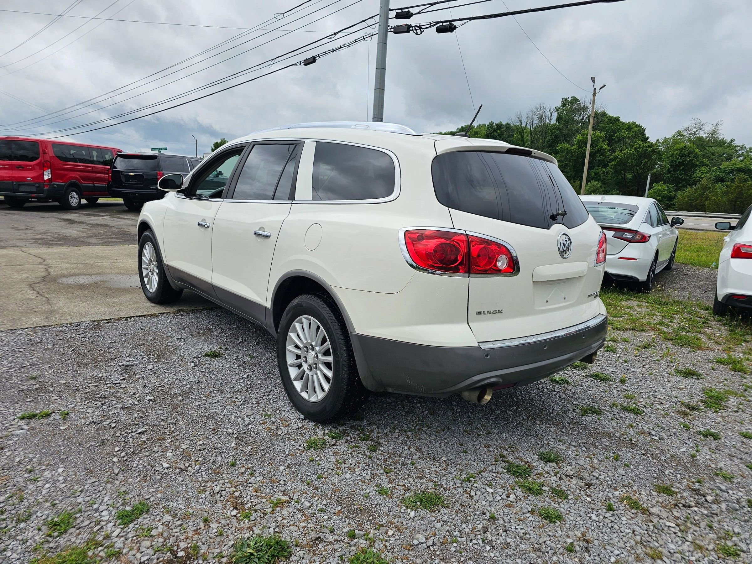 Used 2010 Buick Enclave CXL FWD image 13