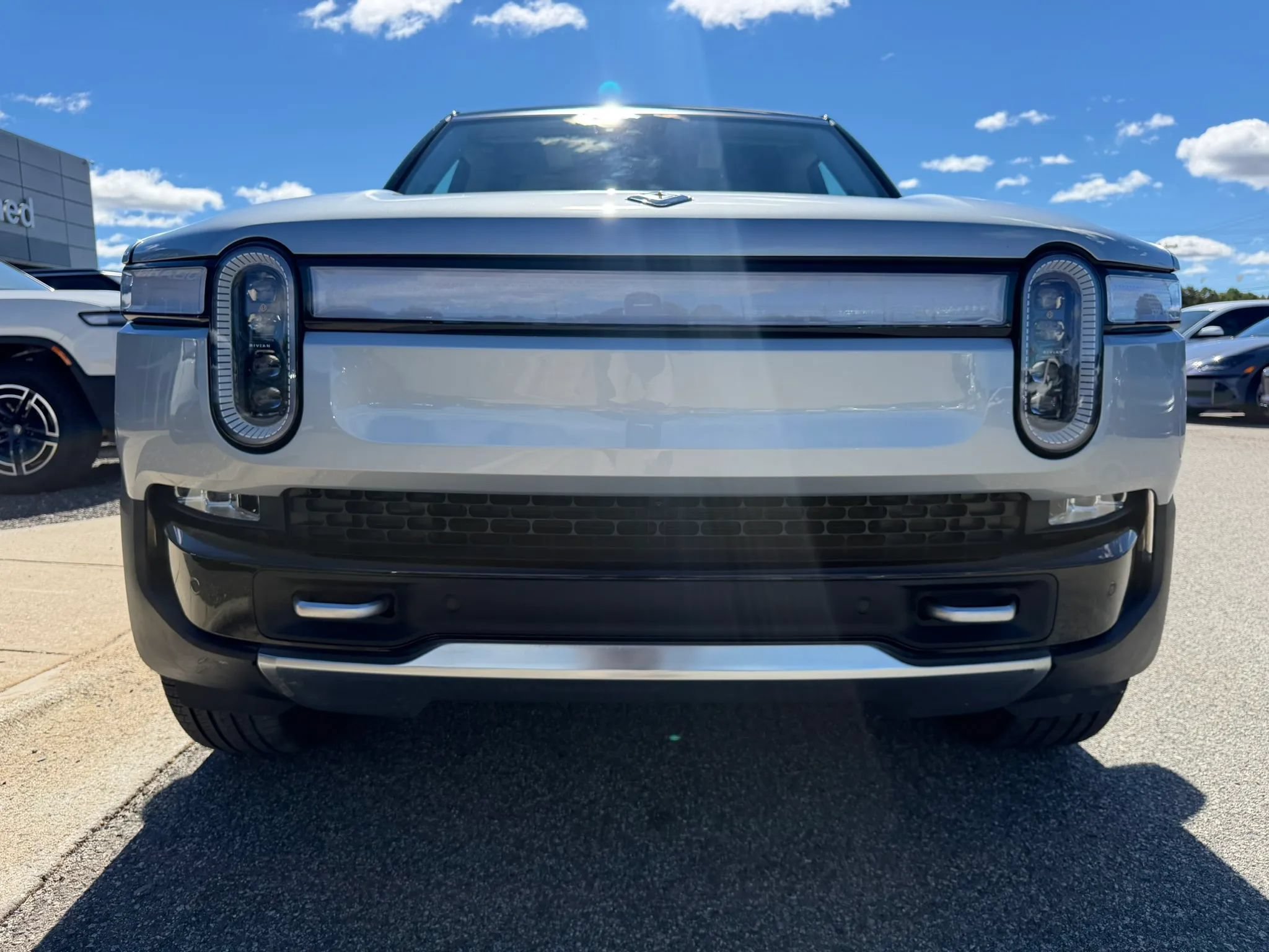 Used 2024 Rivian R1S Adventure Dual AWD/4WD image 29
