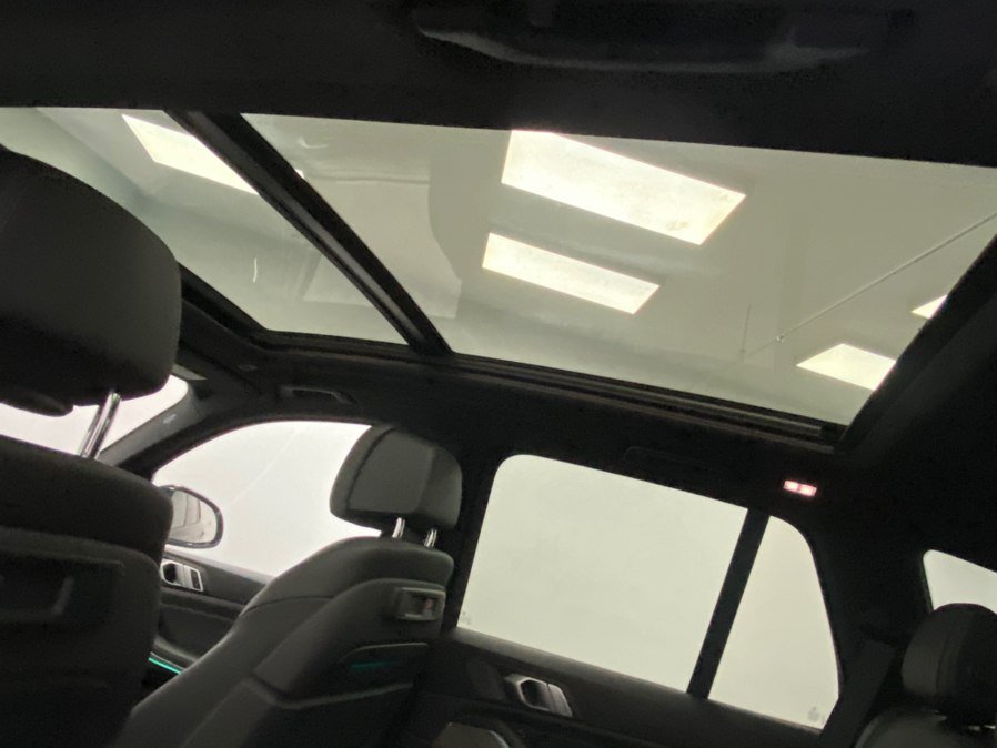 Used 2019 BMW X5 xDrive50i w/ M Sport Package AWD/4WD image 37