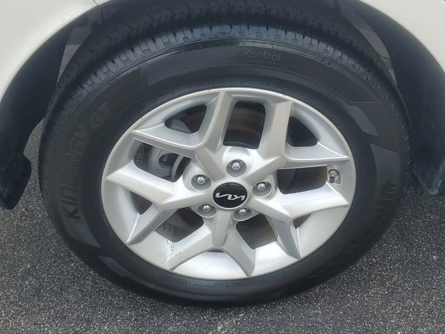 Used 2025 Kia Soul S FWD image 5