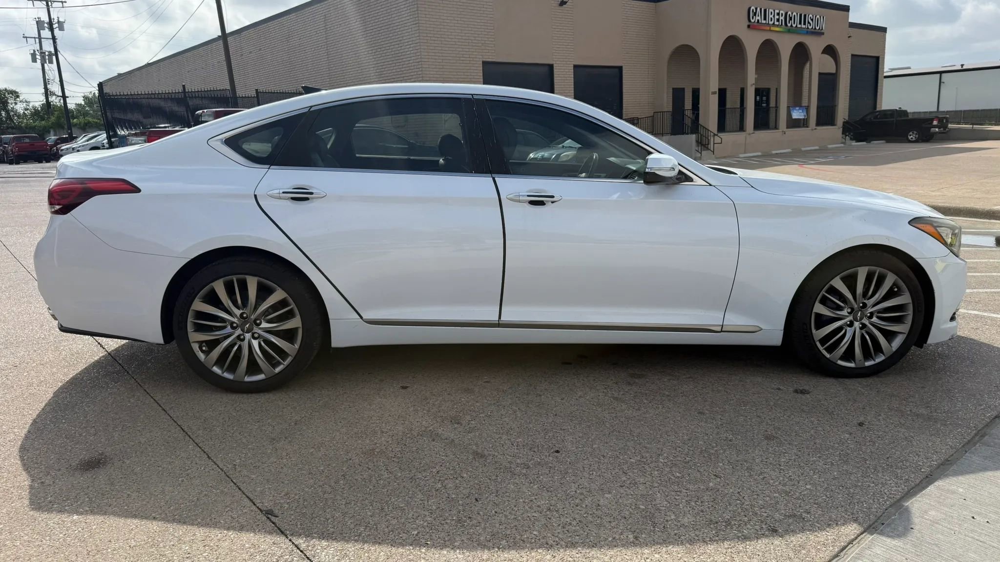 Used 2015 Hyundai Genesis 5.0 w/ Option Group 05 image 6