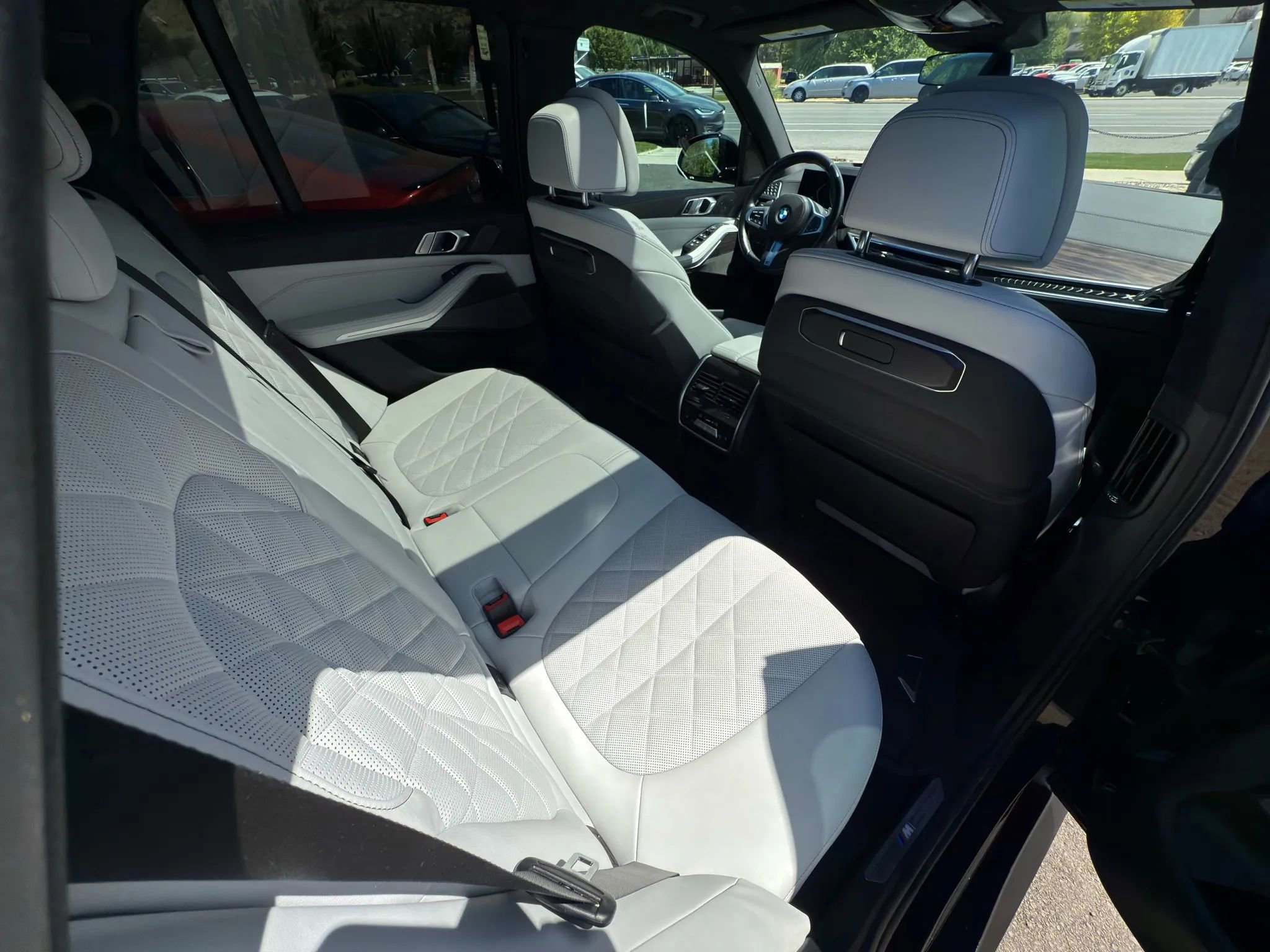 Used 2024 BMW X5 xDrive40i w/ M Sport Package image 9