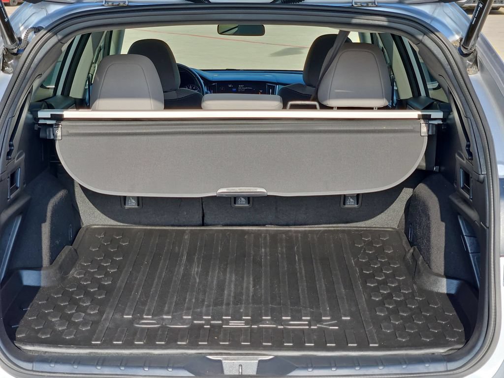 Used 2025 Subaru Outback Premium AWD/4WD image 26