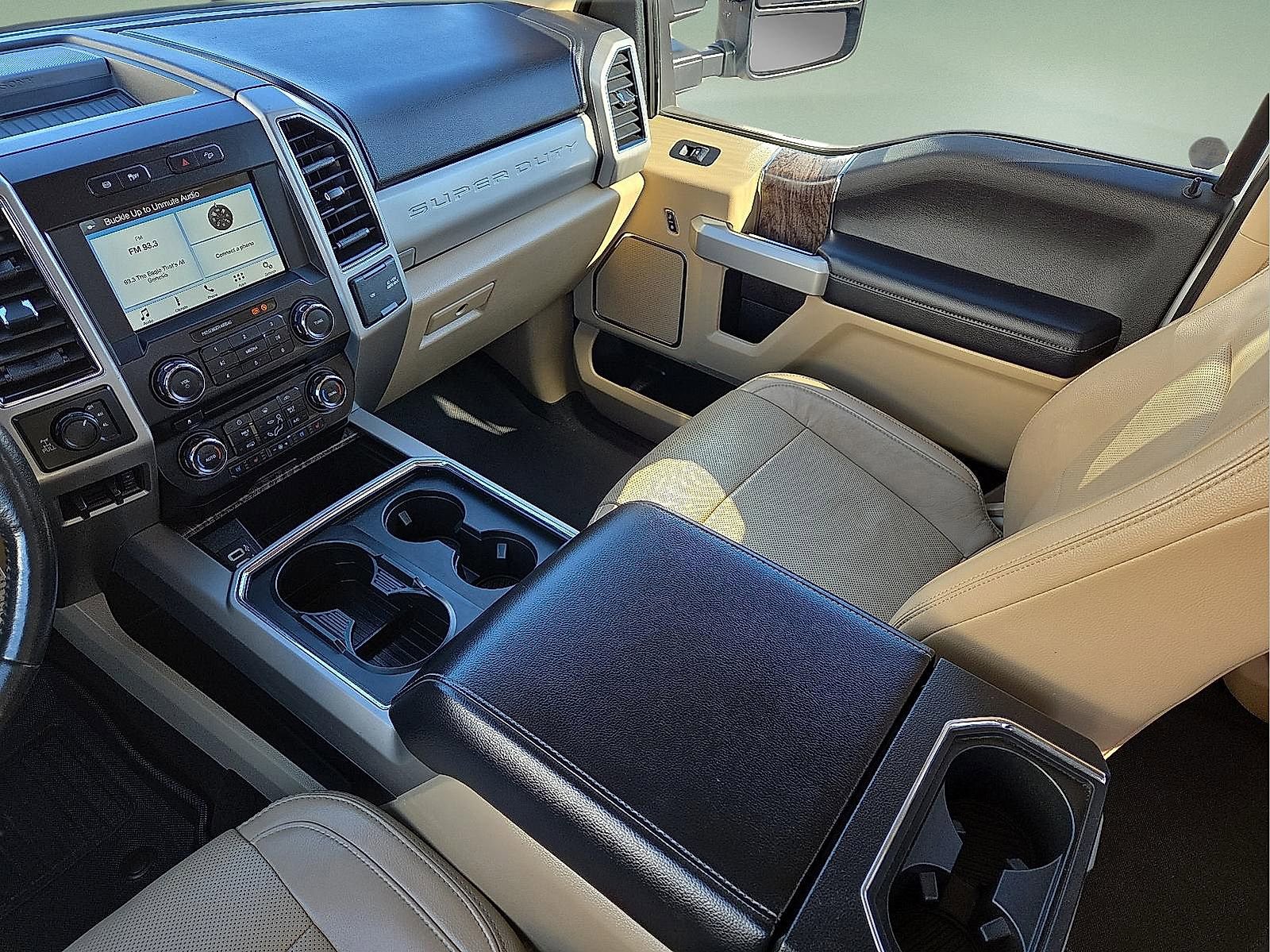 Used 2018 Ford F350 Lariat w/ Chrome Package image 12