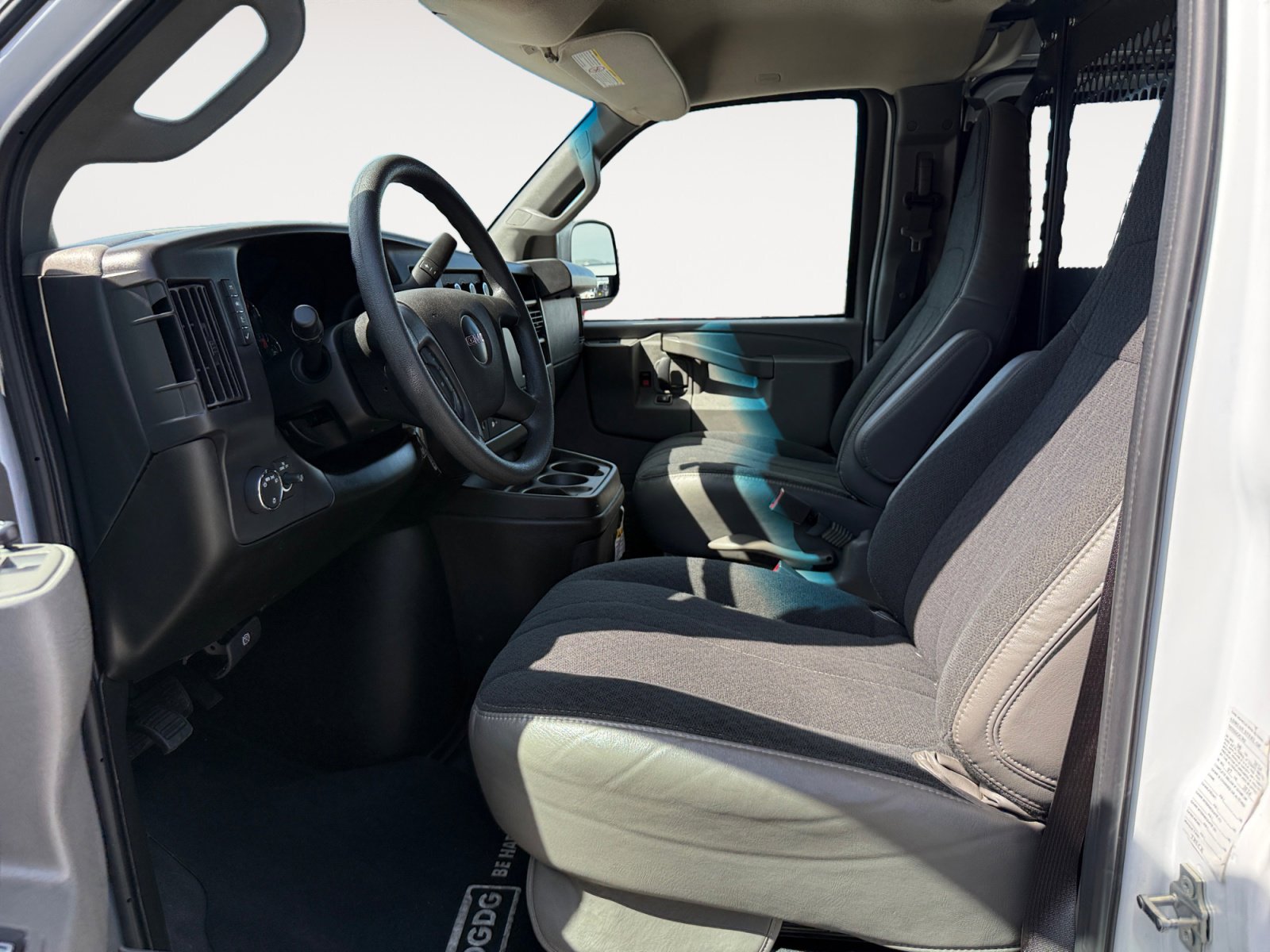 Used 2024 GMC Savana 2500 w/ Driver Convenience Package image 10