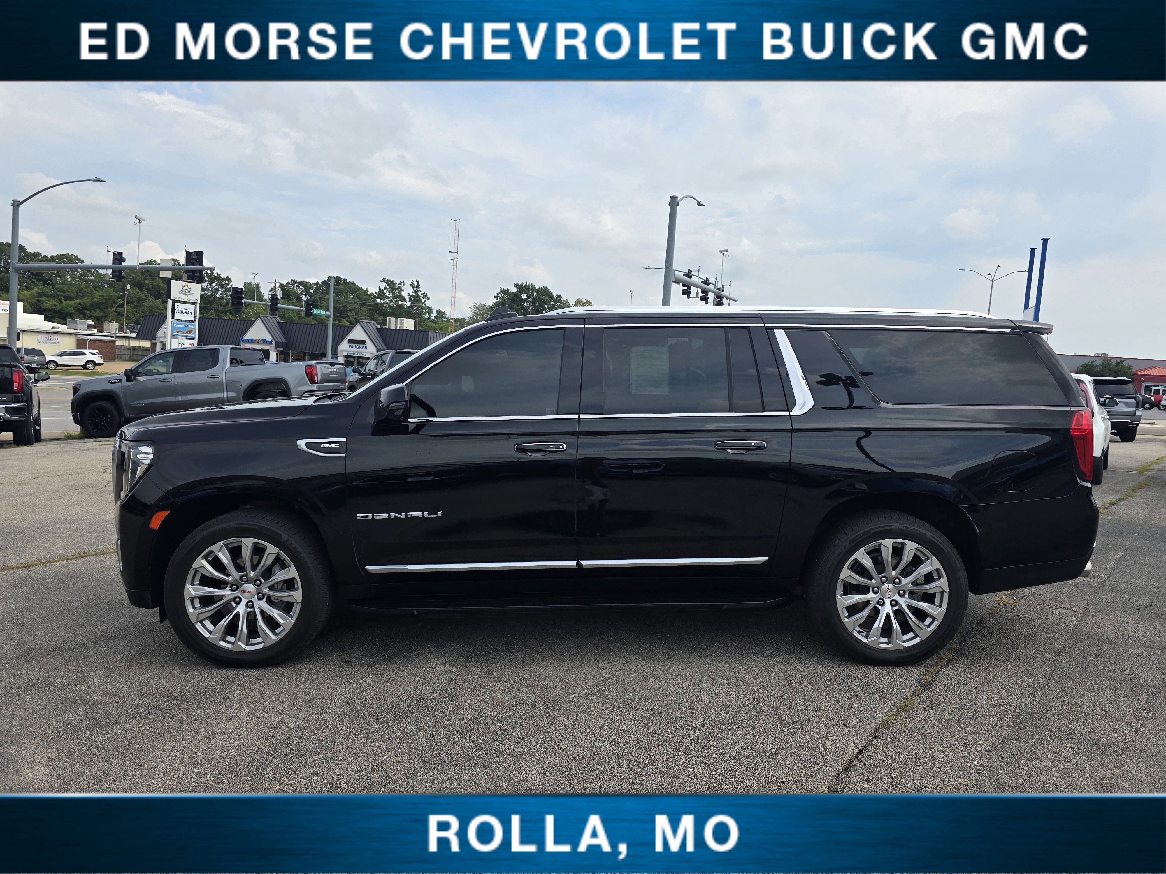 Used 2023 GMC Yukon XL Denali w/ Max Trailering Package image 6