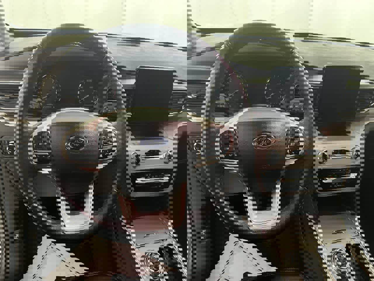 Used 2023 Ford Explorer XLT w/ Equipment Group 202A image 16