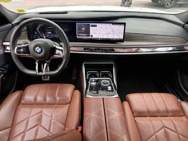 Used 2023 BMW 760i xDrive AWD/4WD image 14