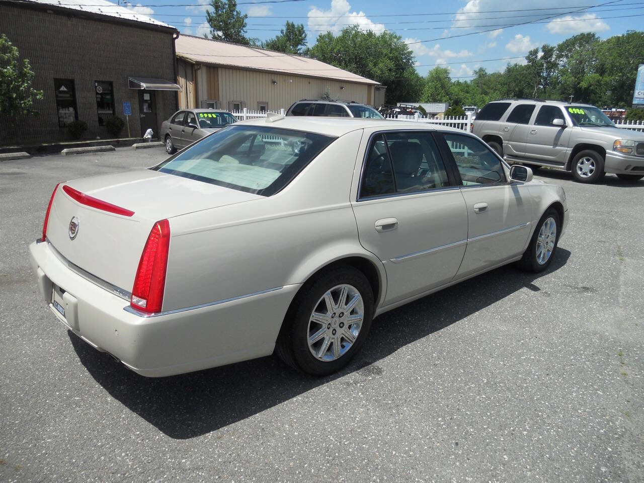 Used 2010 Cadillac DTS Premium FWD image 7