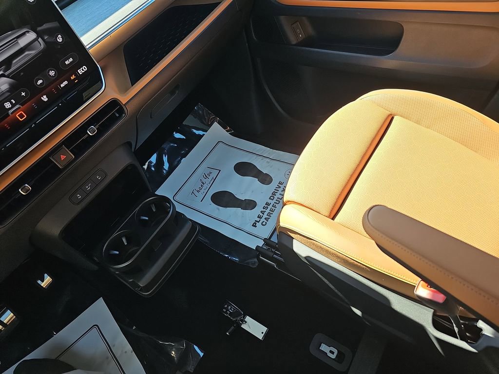 Used 2025 Volkswagen ID. Buzz Pro S Plus image 30