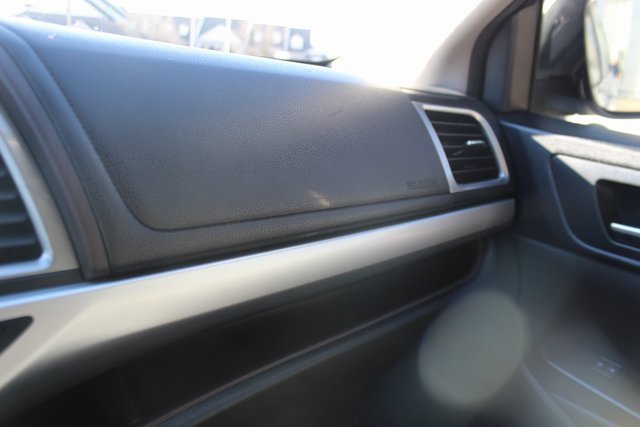 Used 2018 Toyota Highlander SE image 24