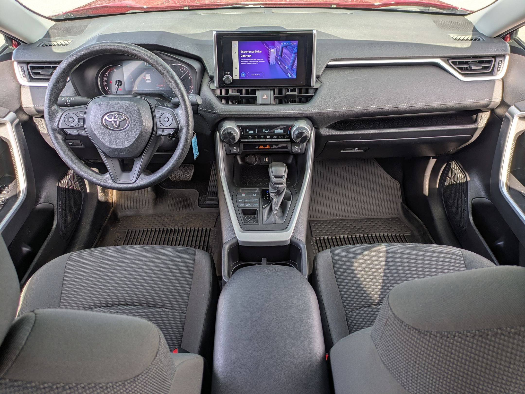 Used 2023 Toyota RAV4 LE AWD/4WD image 15