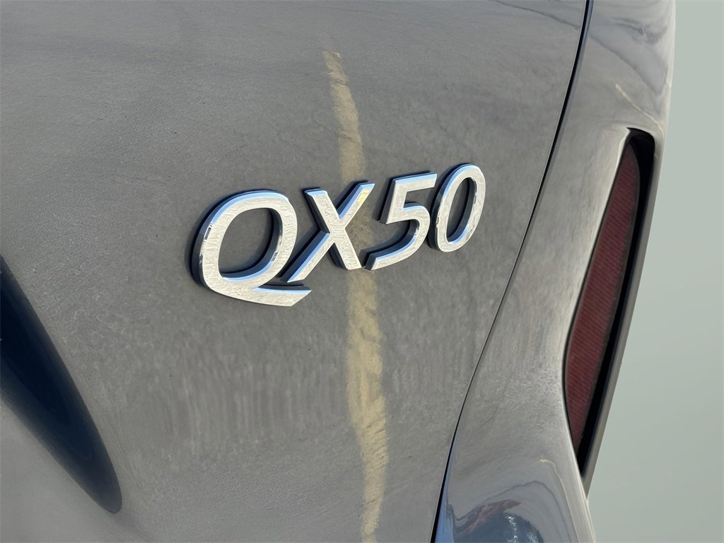 Used 2022 INFINITI QX50 Essential image 10