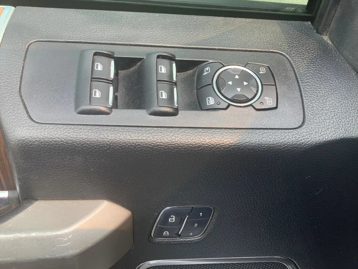 Used 2017 Ford F150 Lariat AWD/4WD image 24