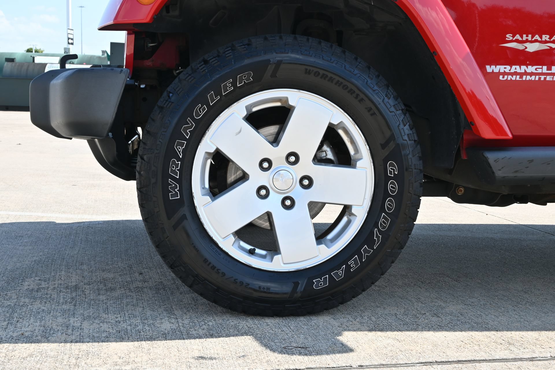 Used 2012 Jeep Wrangler Unlimited Sahara w/ Dual Top Group AWD/4WD image 26