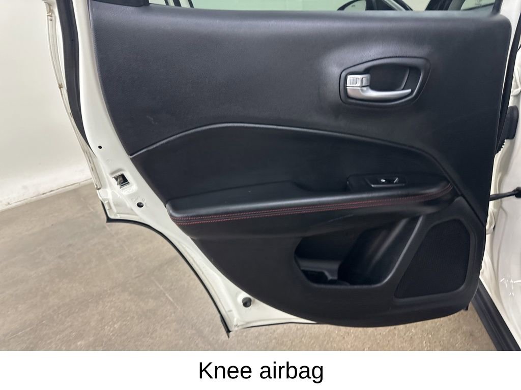 Used 2019 Jeep Compass Trailhawk image 28