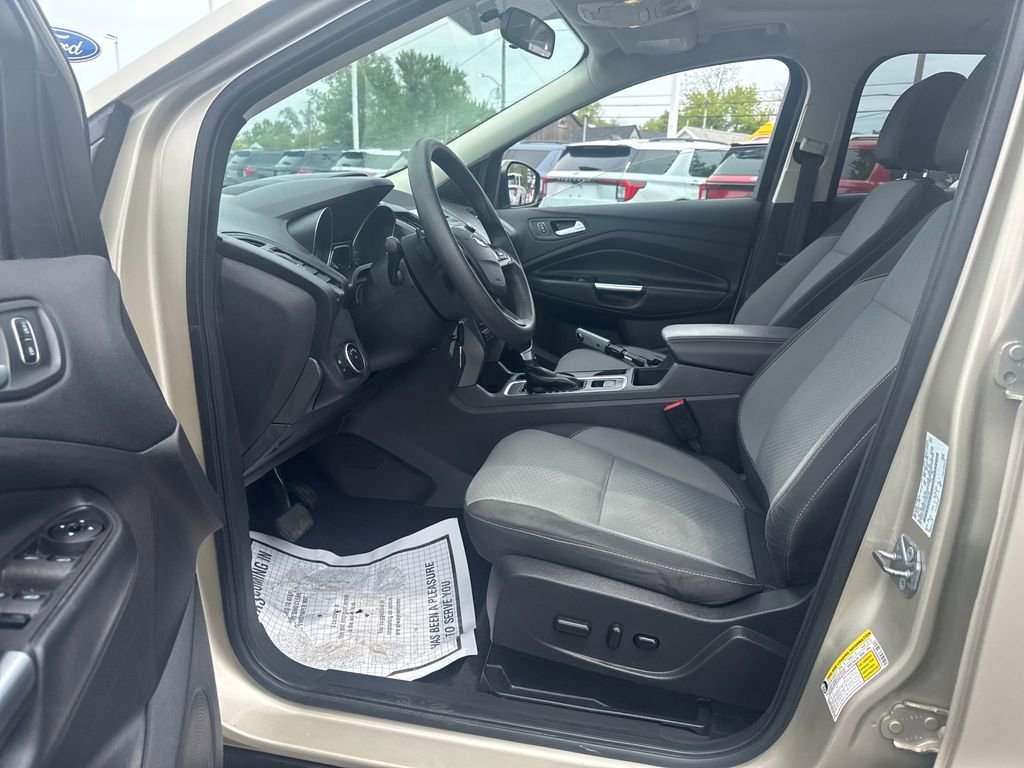 Used 2017 Ford Escape SE FWD image 20