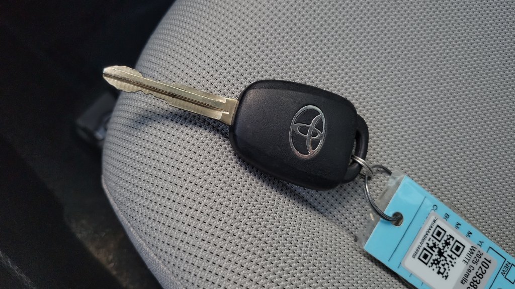 Used 2025 Toyota Corolla Cross L FWD image 27