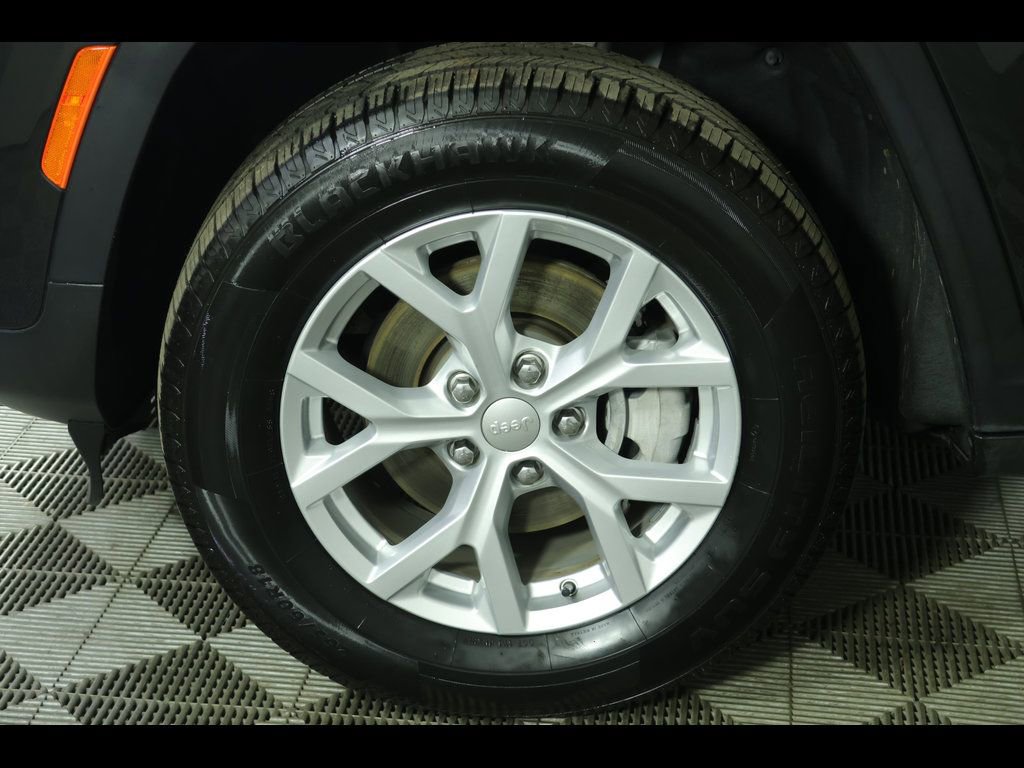Used 2023 Jeep Grand Cherokee Limited AWD/4WD image 11