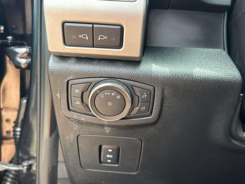 Used 2015 Ford F150 Lariat w/ Equipment Group 502A Luxury AWD/4WD image 22