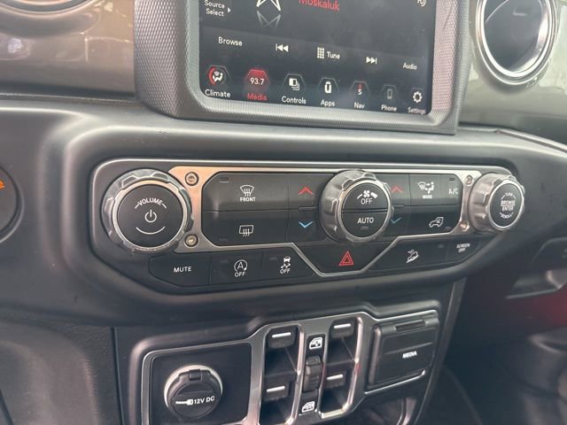 Used 2020 Jeep Wrangler Unlimited Sahara w/ Uconnect 4C Nav & Sound Group image 25