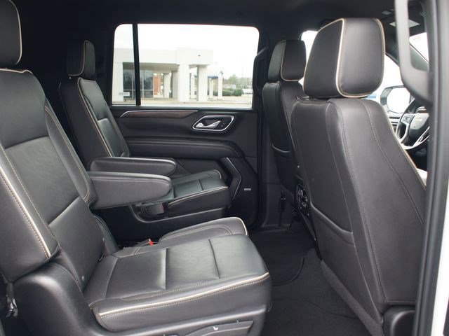 Used 2023 Chevrolet Suburban Premier image 21