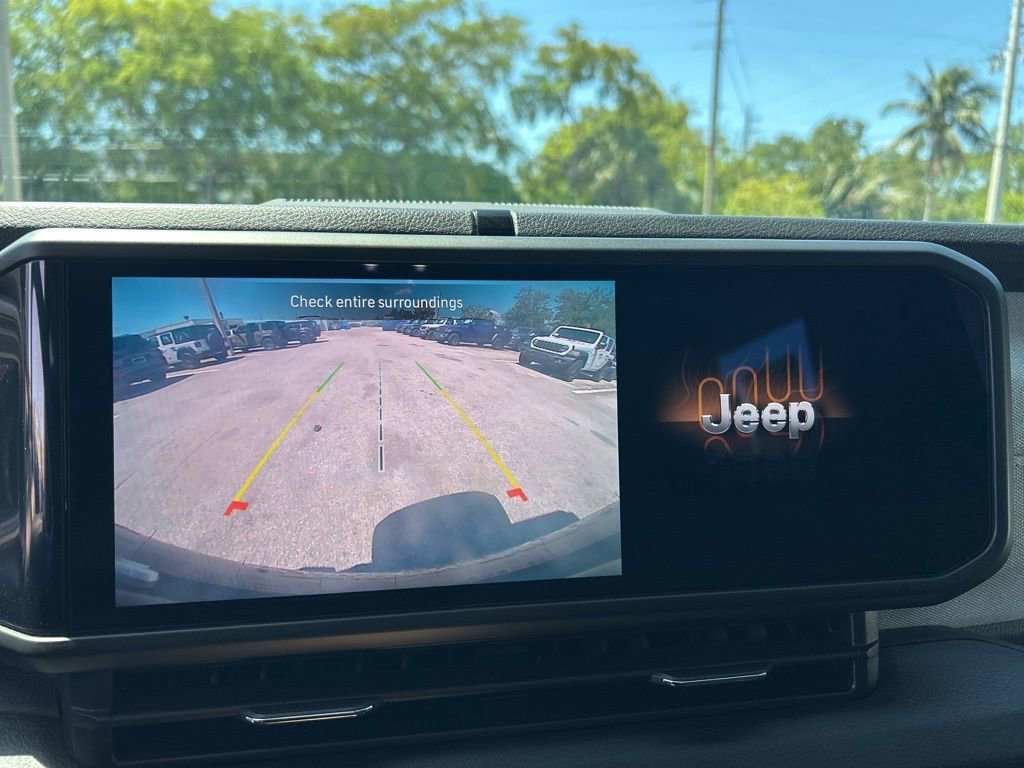 Used 2025 Jeep Wrangler Sport AWD/4WD image 14