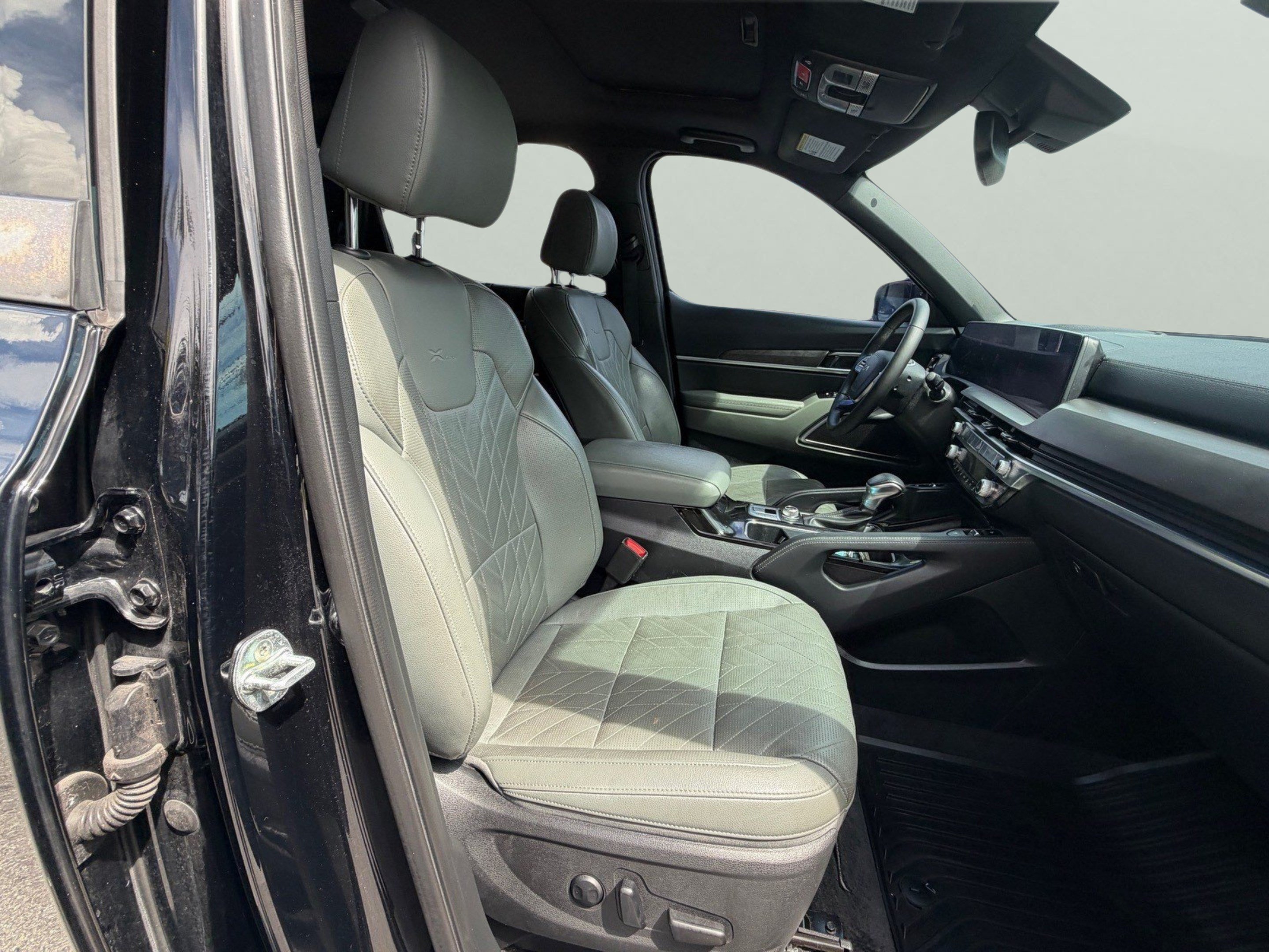 Used 2023 Kia Telluride SX X-Line AWD/4WD image 14
