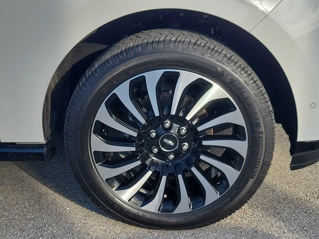 Certified 2022 Lincoln Navigator L Black Label AWD/4WD image 12