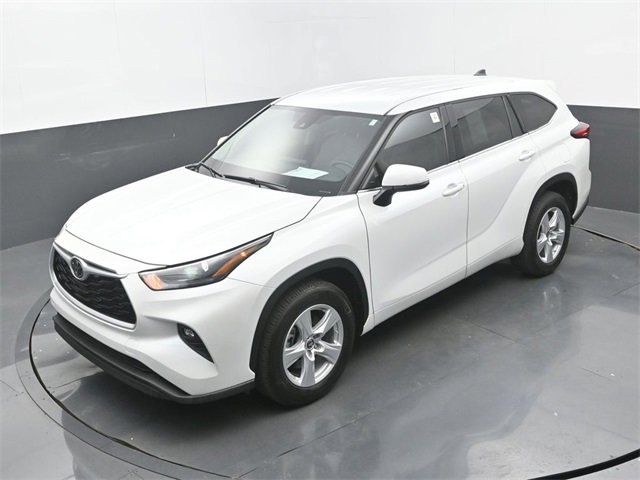 Used 2022 Toyota Highlander LE image 33
