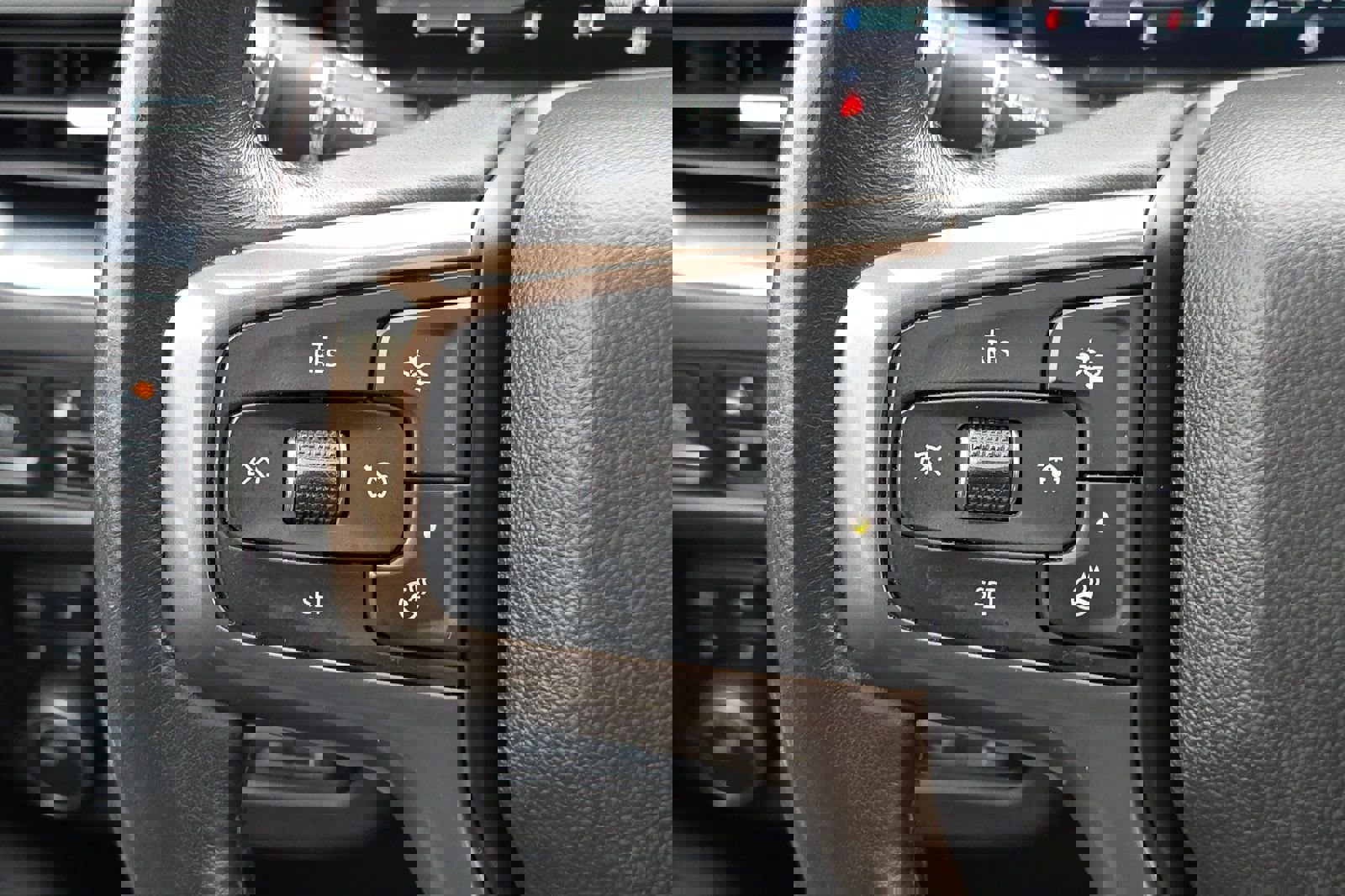 Used 2022 Chevrolet Suburban High Country w/ Premium Package AWD/4WD image 29