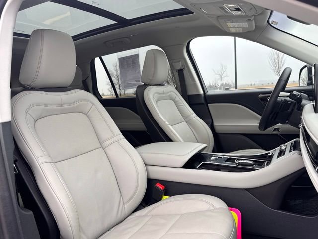 Used 2025 Lincoln Aviator Reserve w/ Illumination Package image 21