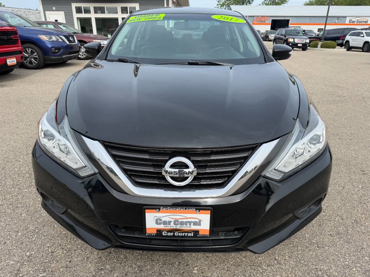Used 2017 Nissan Altima 2.5 SL w/ Moonroof Package FWD image 8