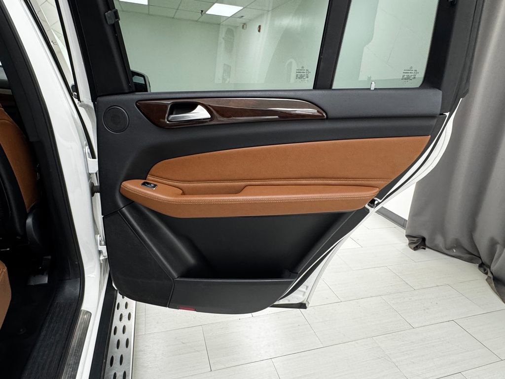 Used 2018 Mercedes-Benz GLS 450 4MATIC image 15