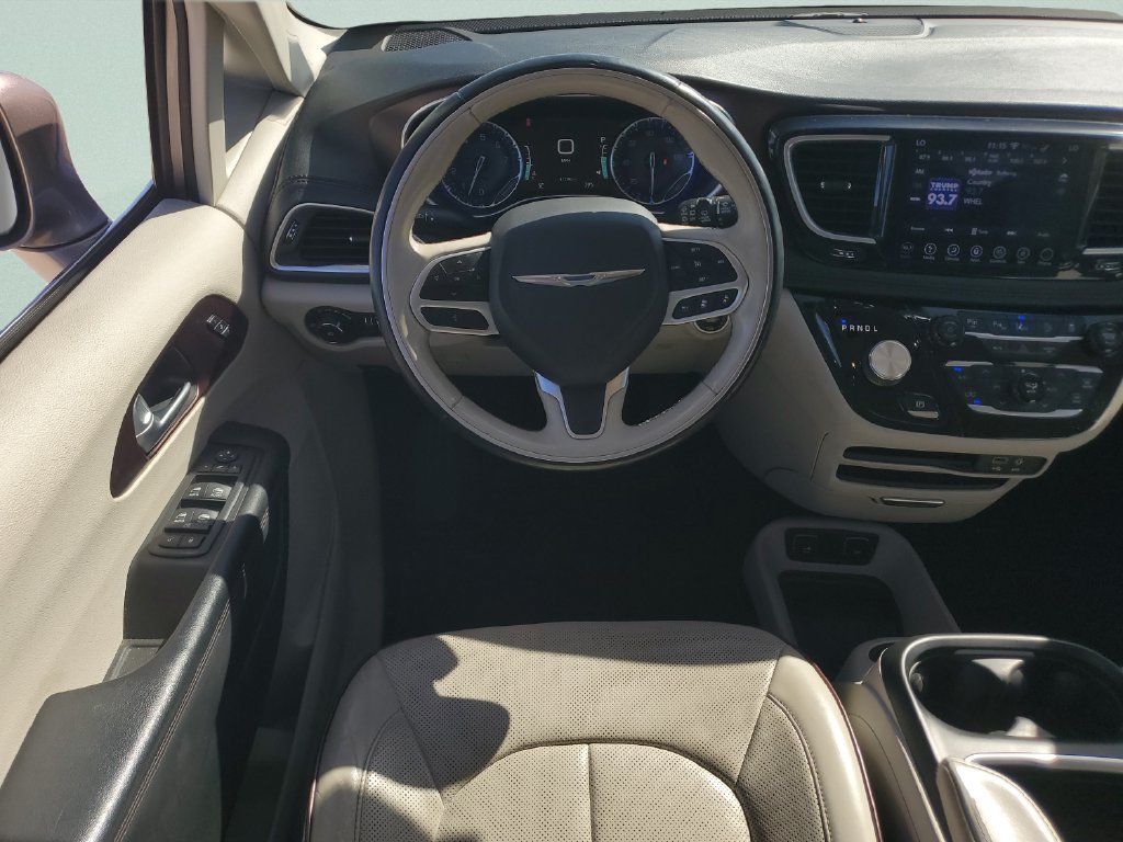 Used 2018 Chrysler Pacifica Limited w/ Advanced Safetytec Group FWD image 12