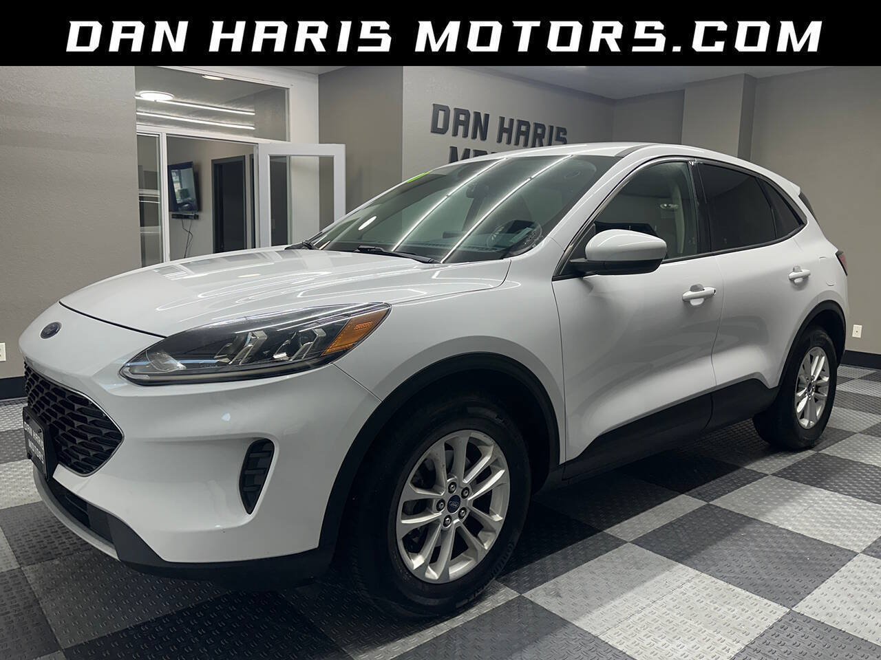 Used 2020 Ford Escape SE AWD/4WD image 1