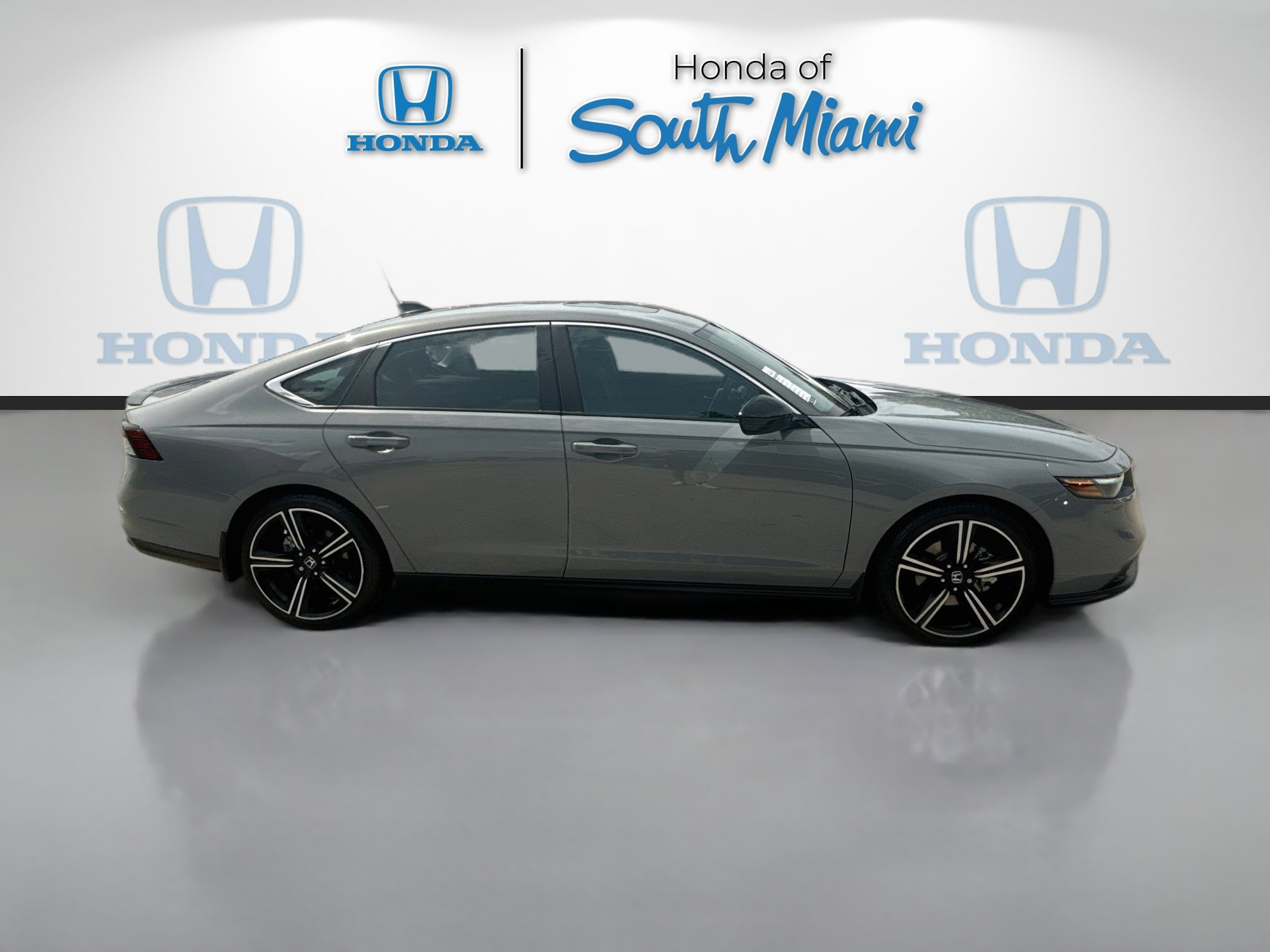 Used 2025 Honda Accord Sport image 7