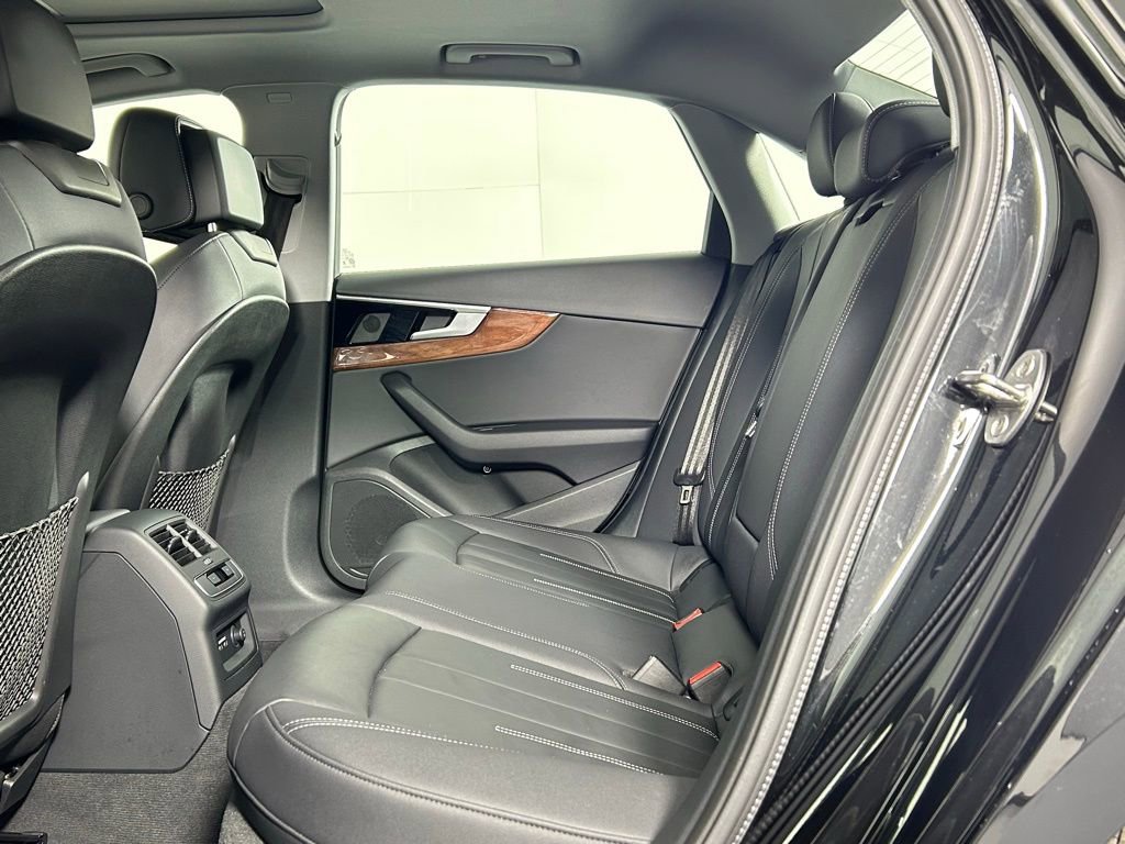 Used 2025 Audi A4 2.0T Premium image 15