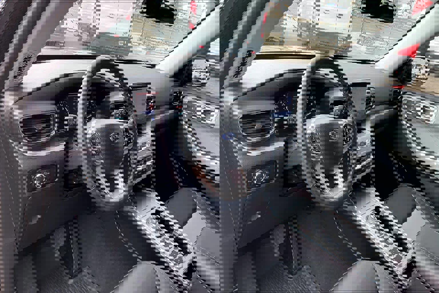 Used 2023 Ford Explorer XLT w/ Equipment Group 202A image 17