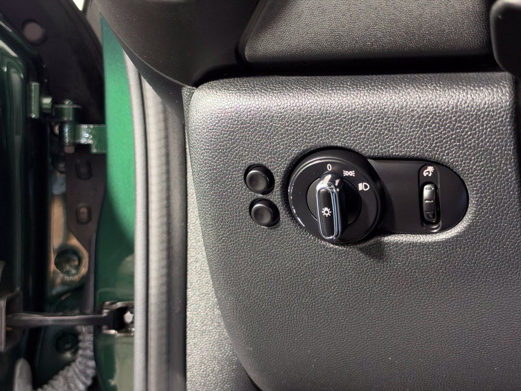 Used 2014 MINI Cooper 2-Door Hardtop FWD image 26