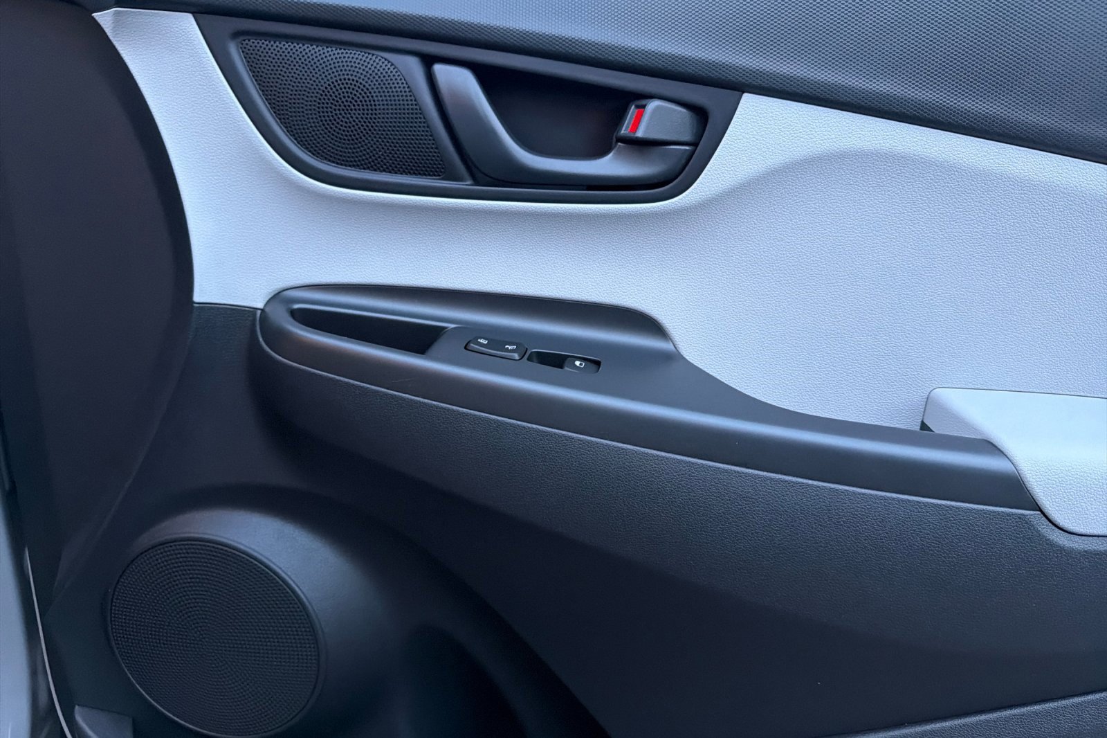 Used 2022 Hyundai Kona SE image 23