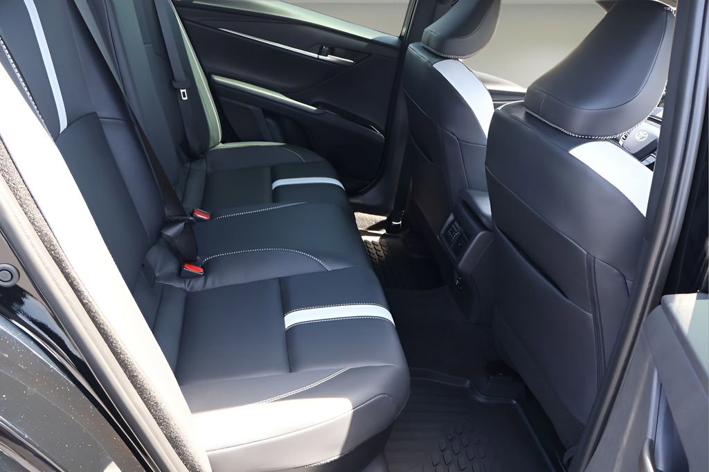 Used 2026 Toyota Camry SE FWD image 15