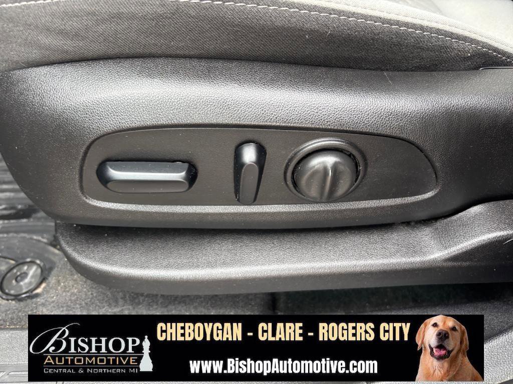 Used 2018 Chevrolet Equinox LT image 27