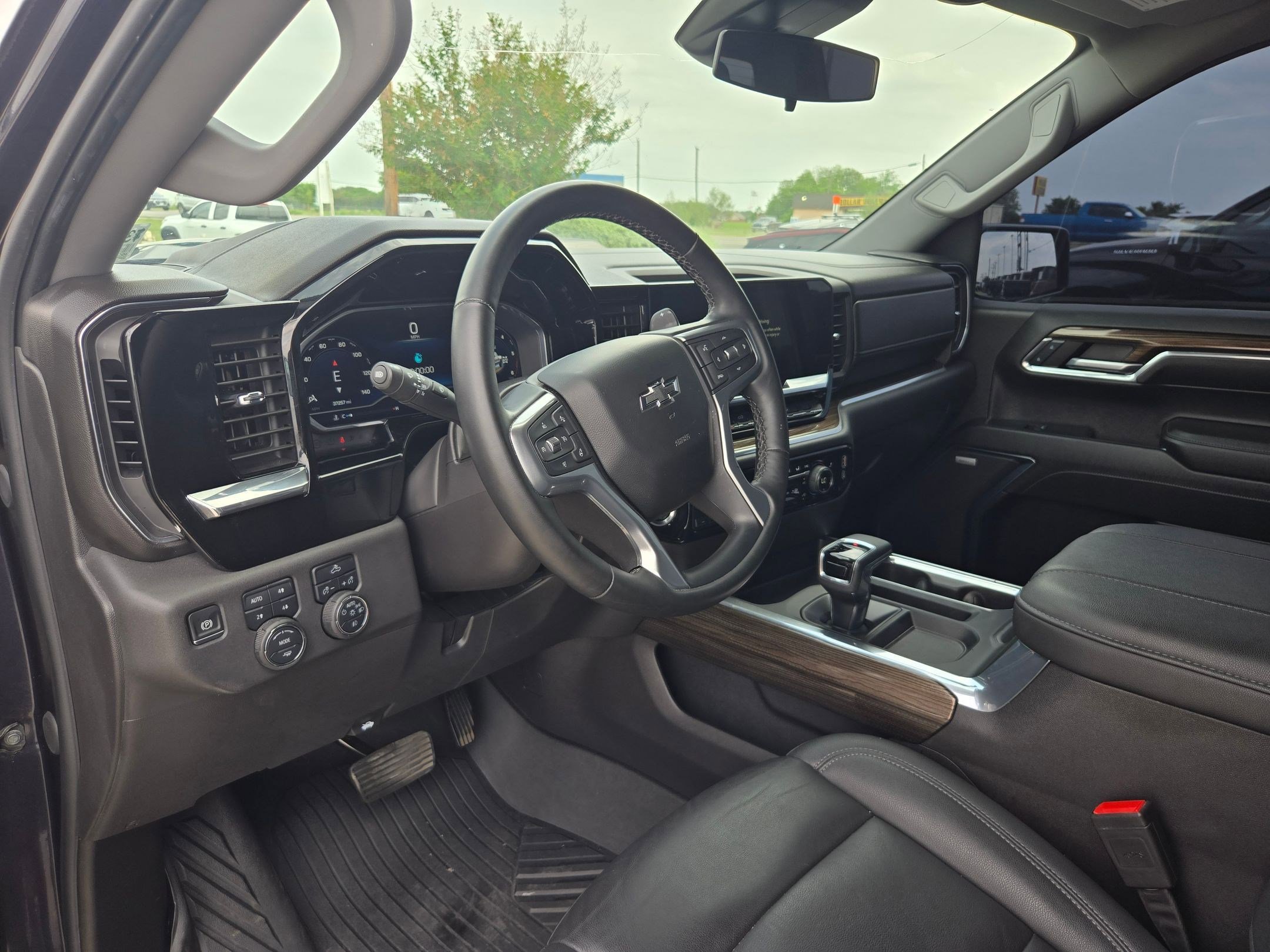 Certified 2024 Chevrolet Silverado 1500 LT Trail Boss w/ Convenience Package II AWD/4WD image 11