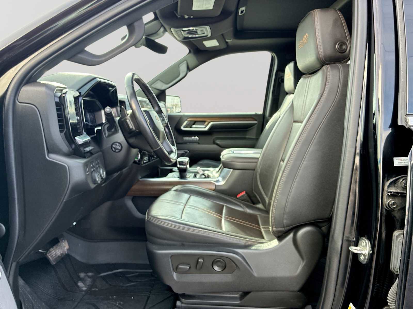 Certified 2022 Chevrolet Silverado 1500 High Country w/ High Country Premium Package image 26