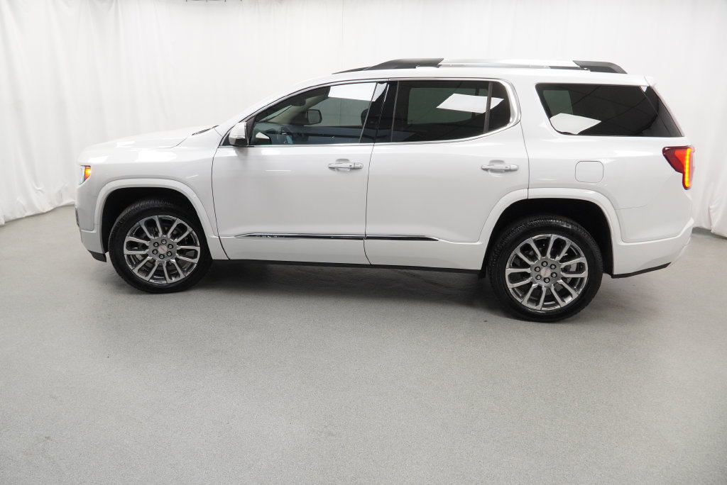 Certified 2023 GMC Acadia Denali w/ Denali Technology Package FWD image 44