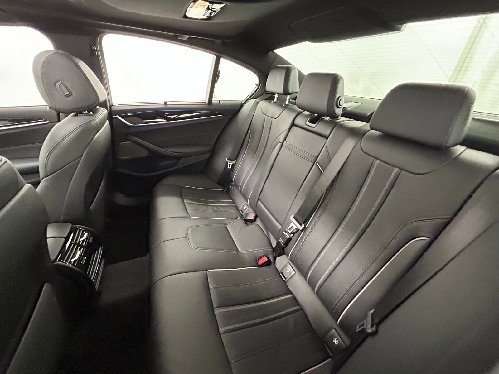 Used 2023 BMW 530e xDrive w/ Executive Package image 34