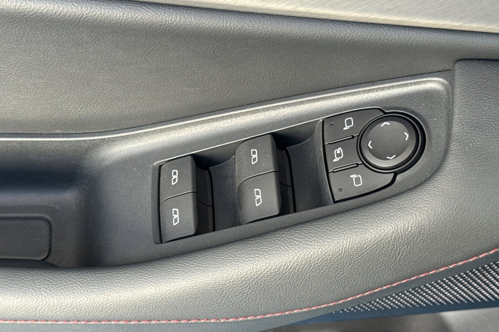 Used 2024 Acura ZDX Type S image 13